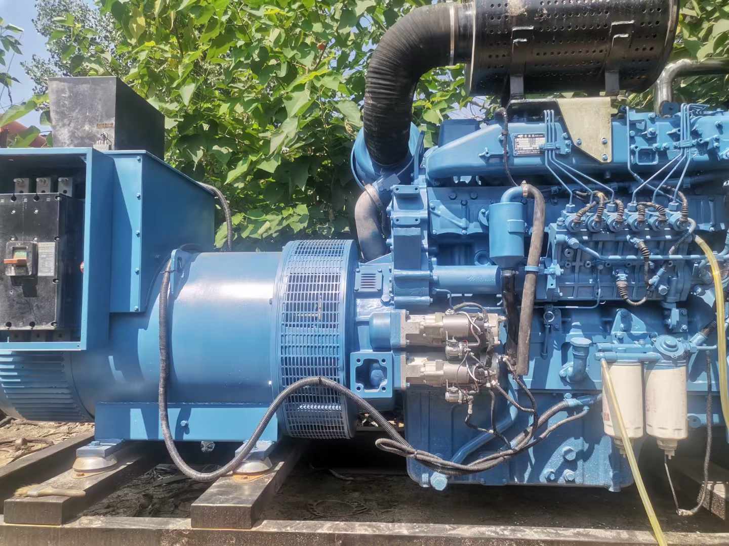 碑林详细说明降低 800kW 柴油发电机输出电流波动的方法