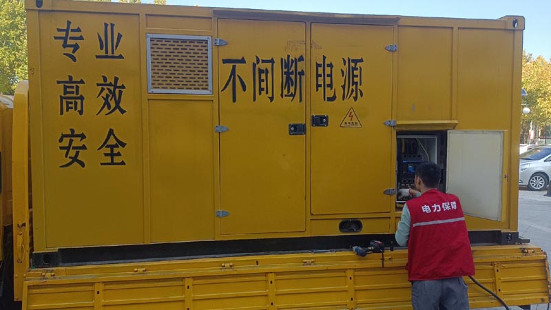 碑林柴油发电机组和UPS电源配合使用时，如何避免切换过程中的电力中断？